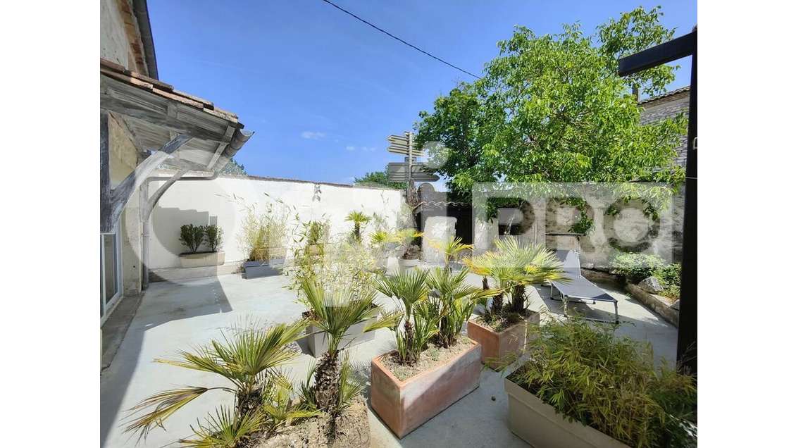 Ancien restaurant à vendre à Montpezat-de-Quercy
