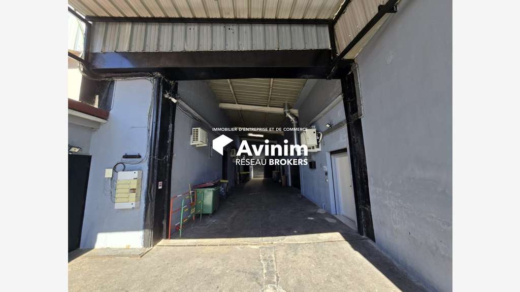 A vendre immeuble de stockage à Montreuil