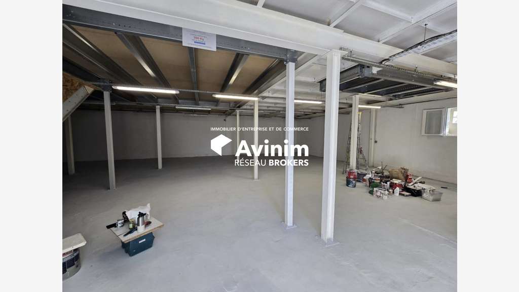 A vendre immeuble de stockage à Montreuil
