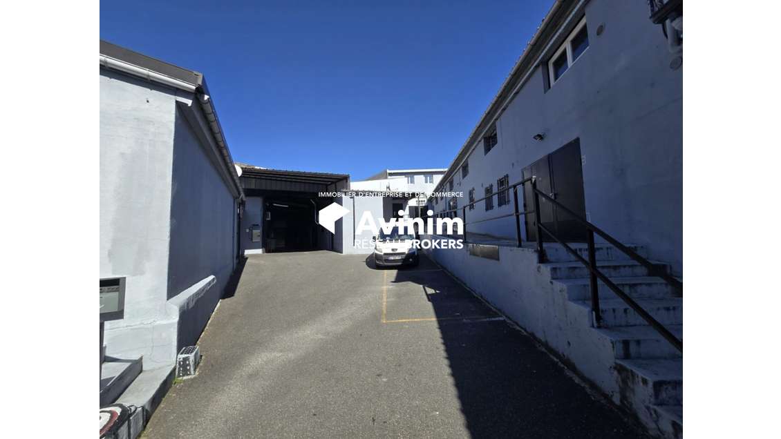 A vendre immeuble de stockage à Montreuil