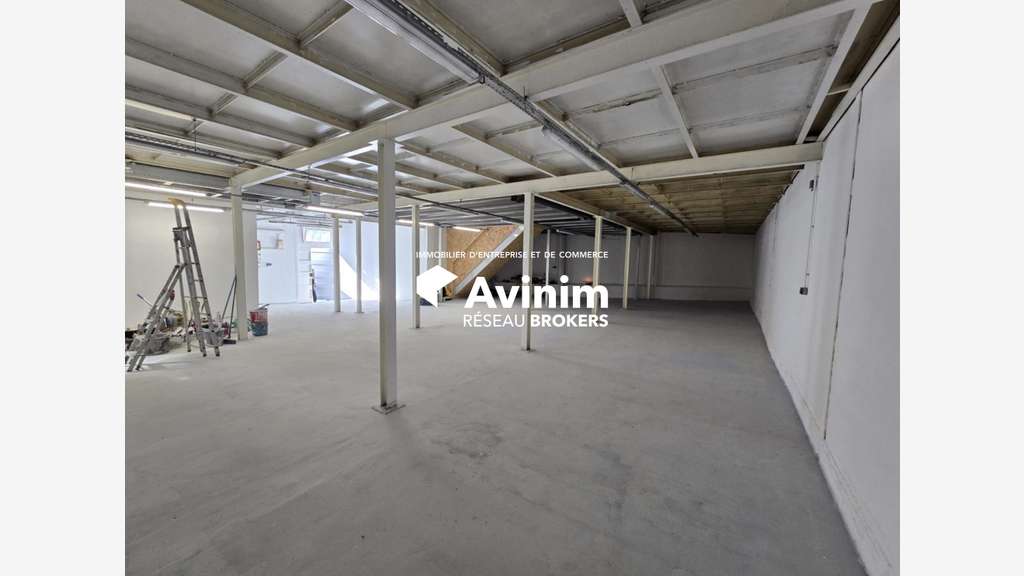 A vendre immeuble de stockage à Montreuil