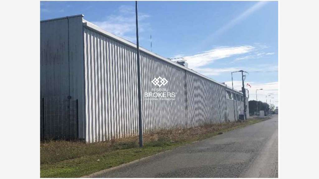AV bâtiment industriel 6349m² à Montreuil-Bellay