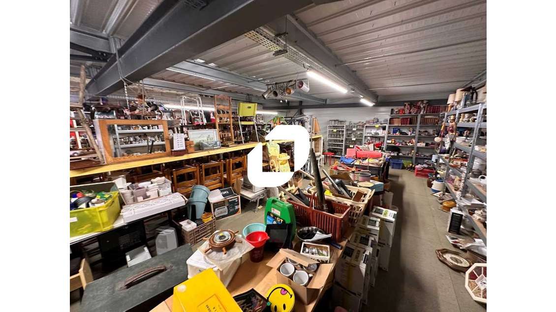 Vente Local d'activité 302m² Montussan