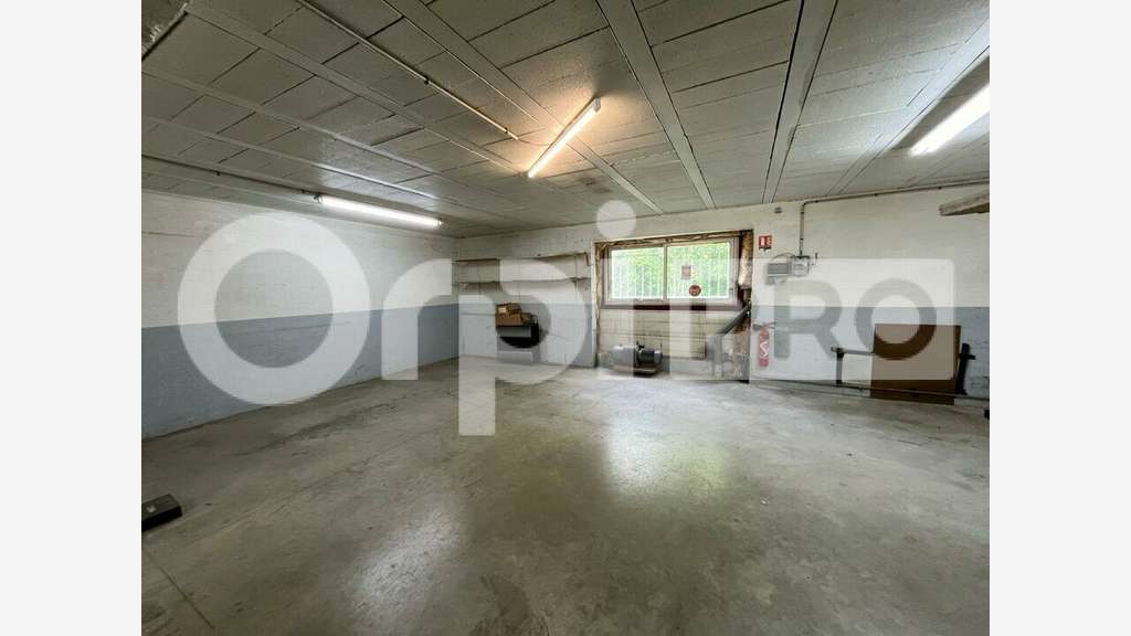 Local d'activité de 800m² à vendre dans le 77