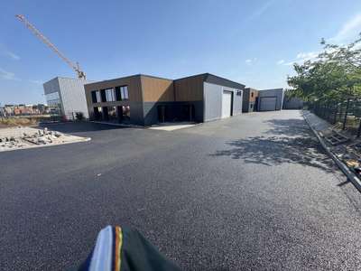 Local d'activité de 1083m² à vendre à Mornant