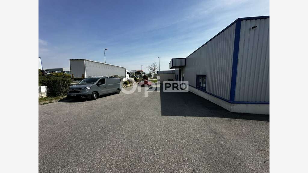 Local d'activité à vendre 307m² à Mornant