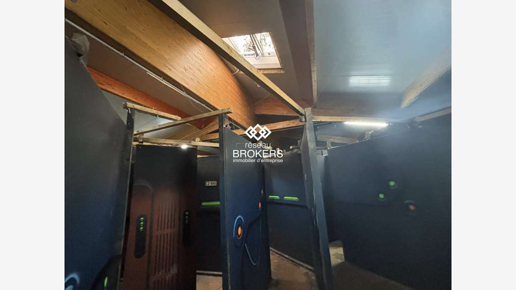 Vente local ancien bowling 1500m² secteur Morteau