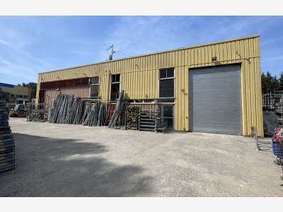 Local industriel 900m² à vendre à Mouans-Sartoux
