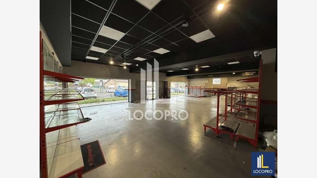 Vente local mixte 750m² à Mougins empl strat