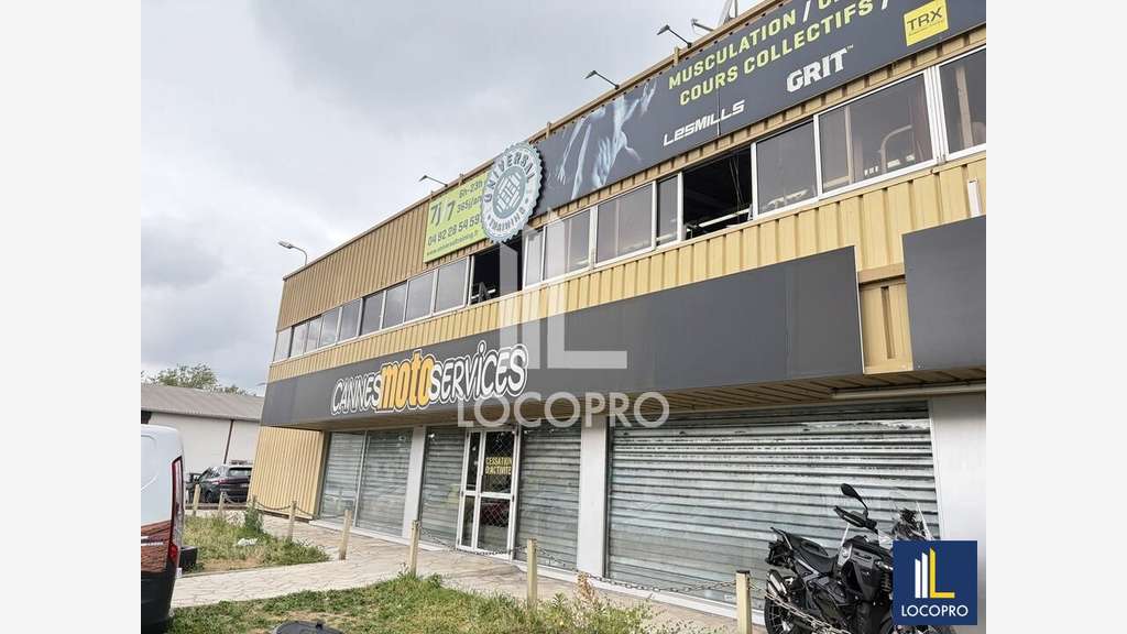 Vente local mixte 750m² à Mougins empl strat