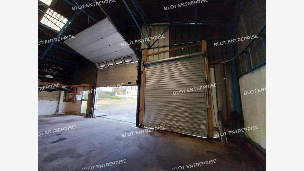A vendre local 500m² sur 2000m² à Naizin
