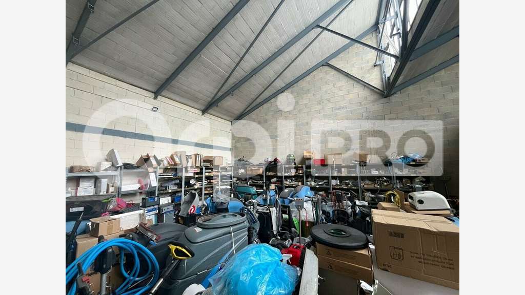 Local d'activité de 109m² à vendre à Nangis