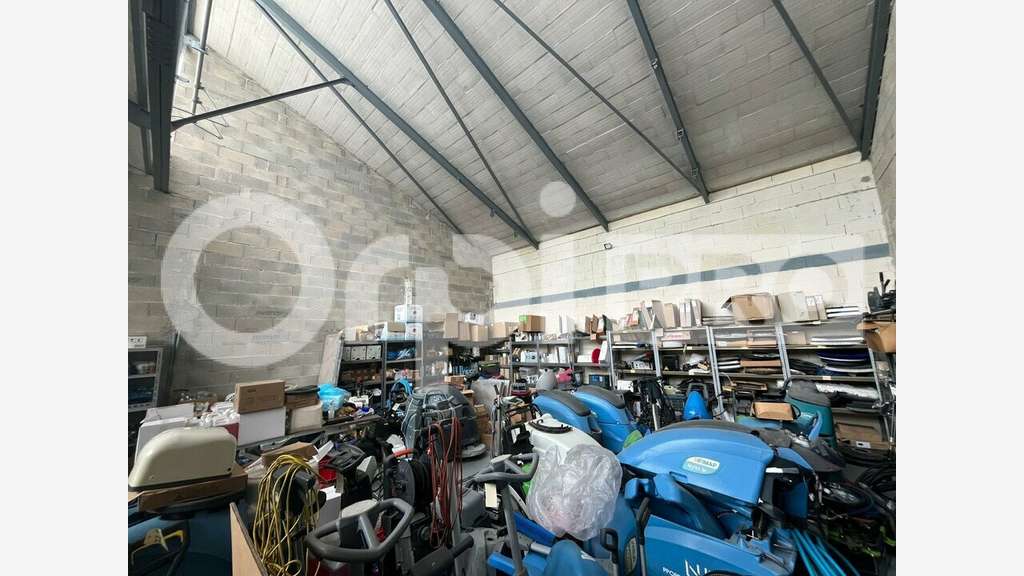 Local d'activité de 109m² à vendre à Nangis