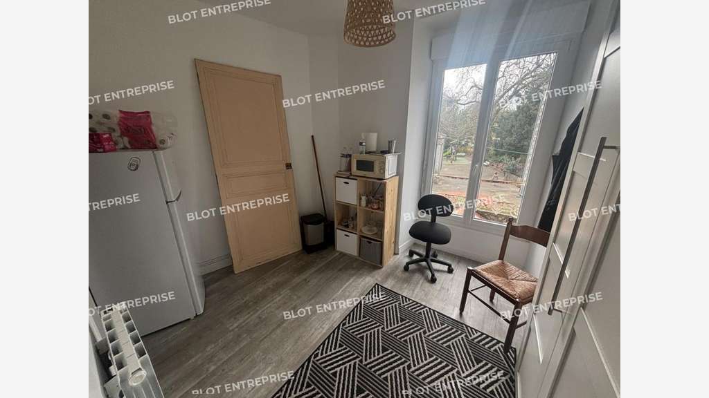 A vendre locaux d'activités 160m² à Nantes
