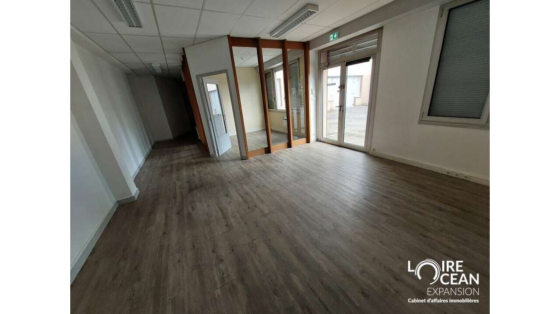 A VENDRE ATELIER / BUREAUX
