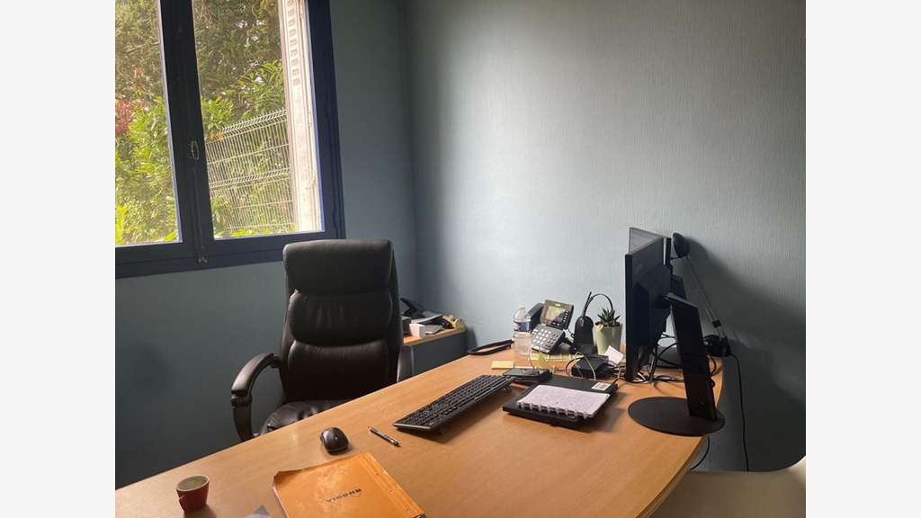 44100 NANTES - MURS COMMERCIAUX LIBRES 56 m² ZOLA