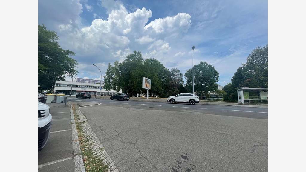 44100 NANTES - MURS COMMERCIAUX LIBRES 56 m² ZOLA