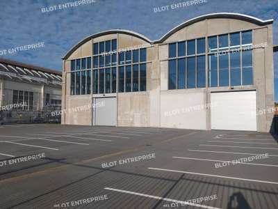 À VENDRE - À LOUER - LOCAUX D'ACTIVITÉS - 2 242 M²