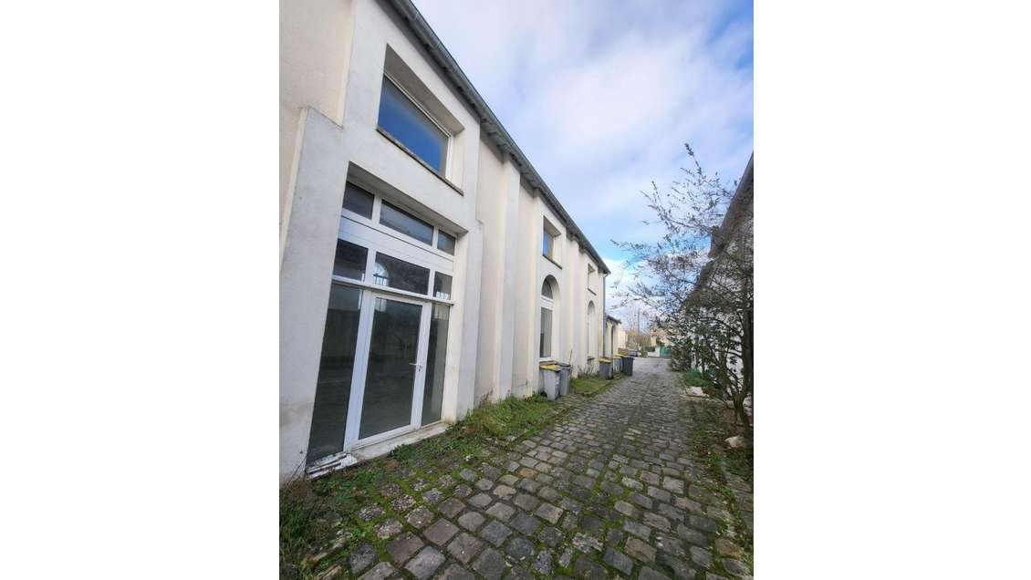 Vente ancien théâtre de Nemours 300m²