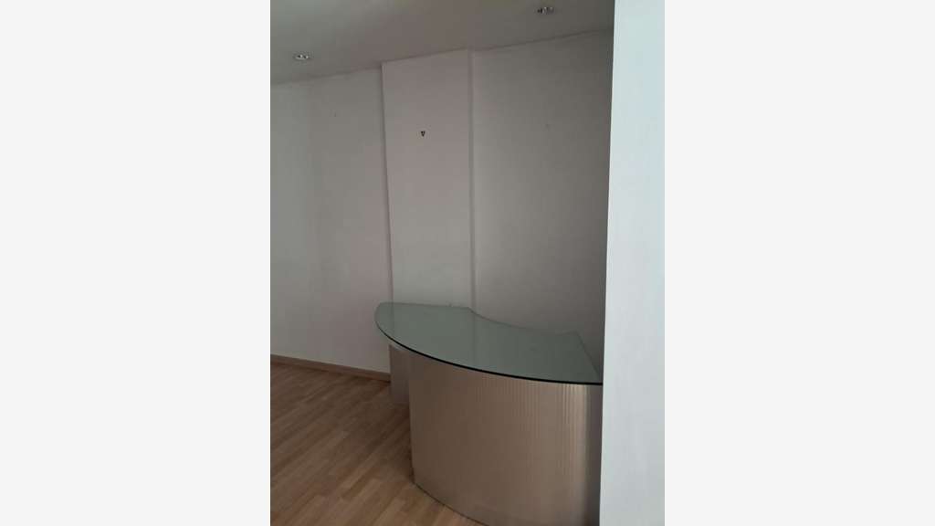 Murs commerciaux 206m² empl N°1 à Nevers centre