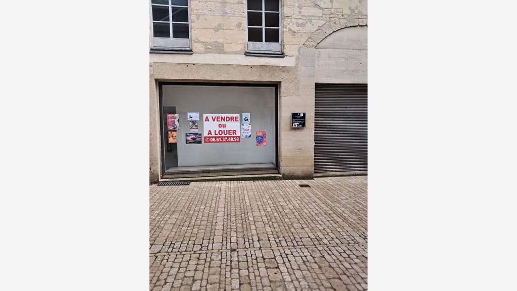 Murs commerciaux 206m² empl N°1 à Nevers centre