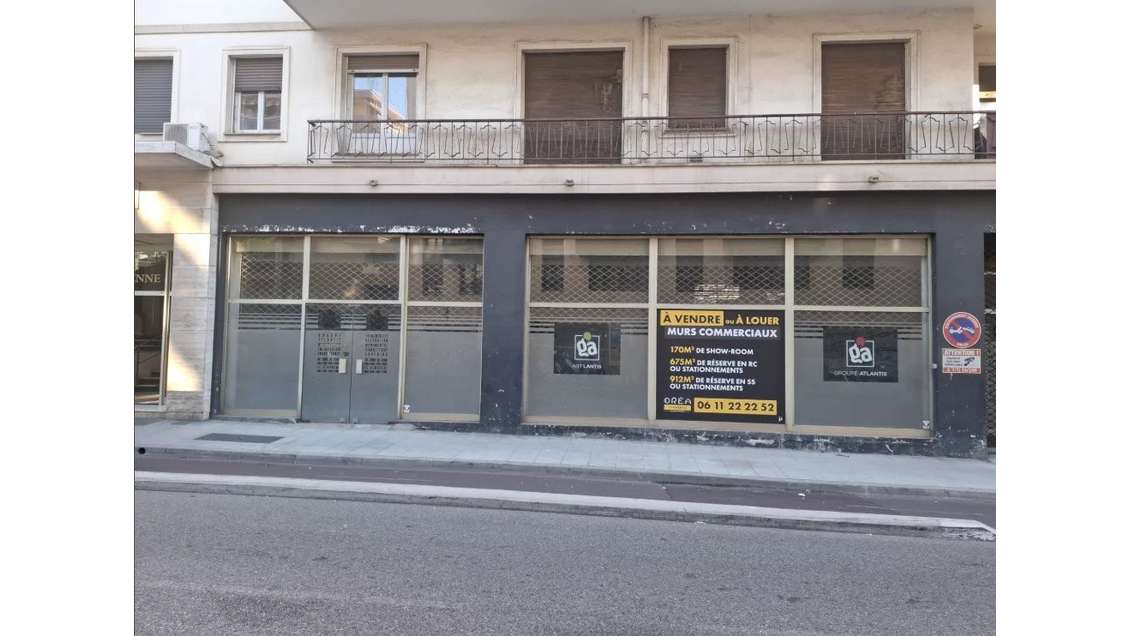 Vente murs commerciaux 1957m² parking Nice centre