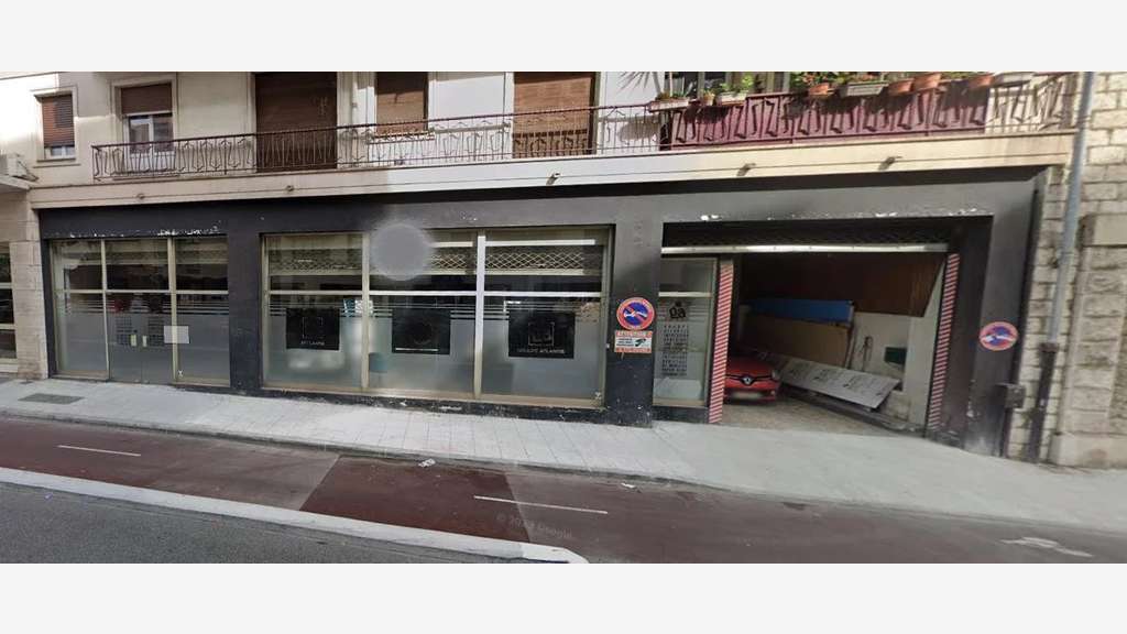 Vente murs commerciaux 1957m² parking Nice centre