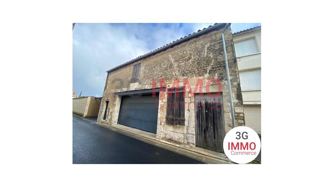 Vente entrepôt 507m² à Niort centre 