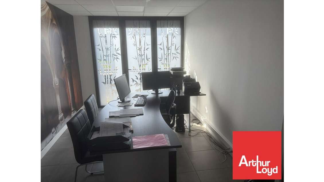 Local 157m² à vendre Niort ZA Saint-Liguaire
