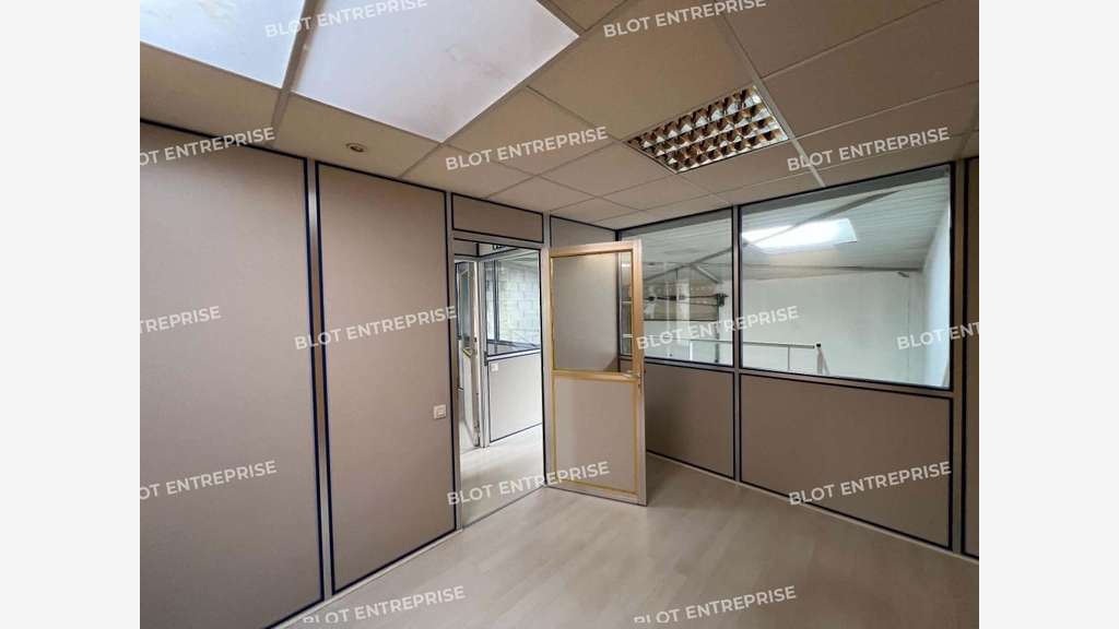 A vendre local d'activités 160m²  à Noyal