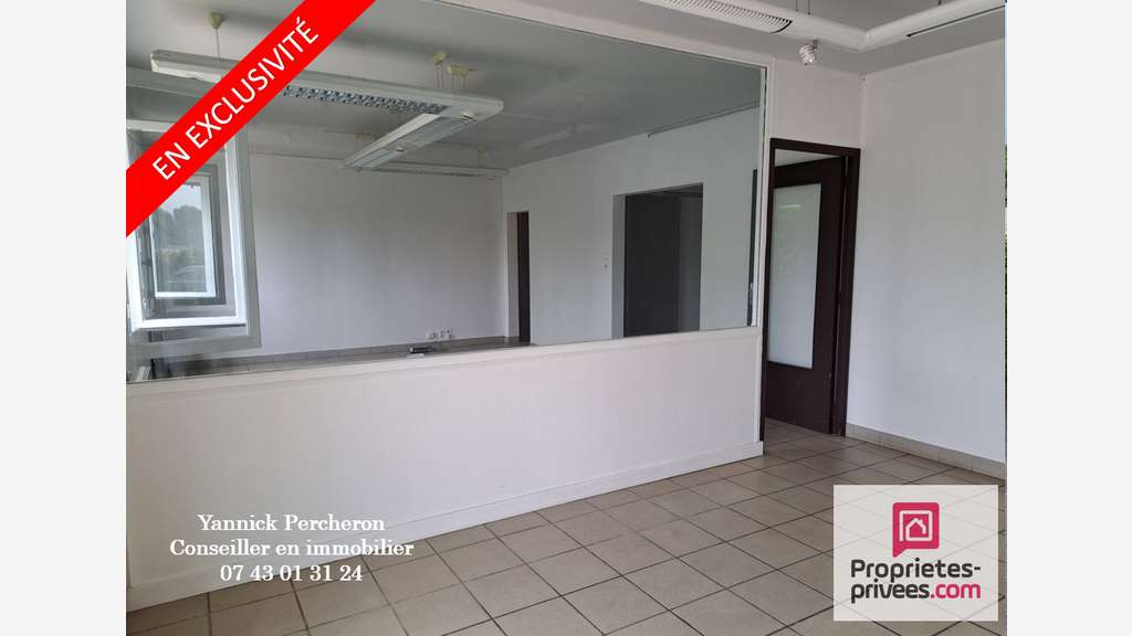 Vente local commercial fonctionnel 500m² à Noyant