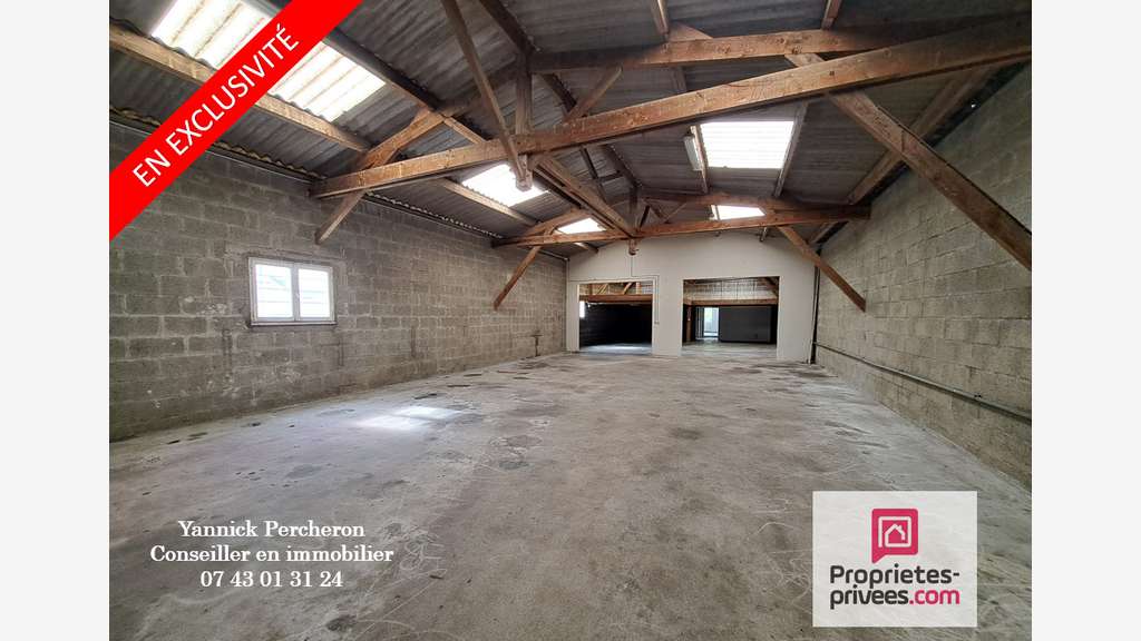 Vente local commercial fonctionnel 500m² à Noyant