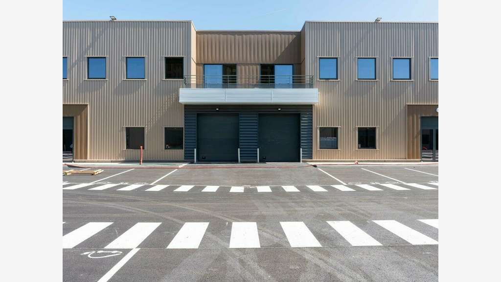 Cède cellules d'activités bureaux 190m² à Oissel