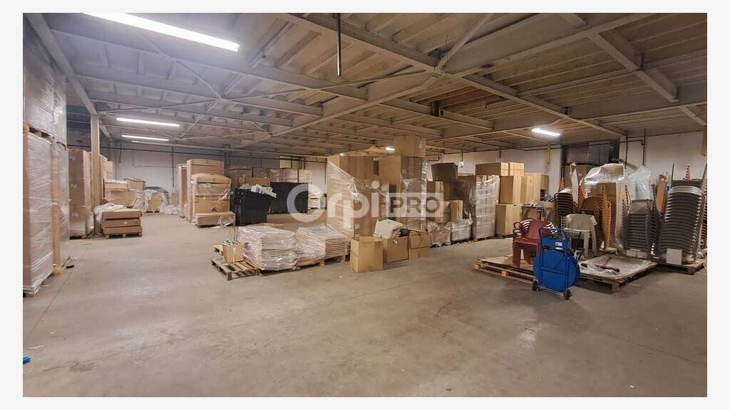 Complexe d'activités de 4300m² à vendre à Moumour