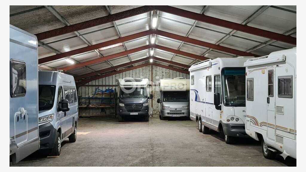 Complexe d'activités de 4300m² à vendre à Moumour