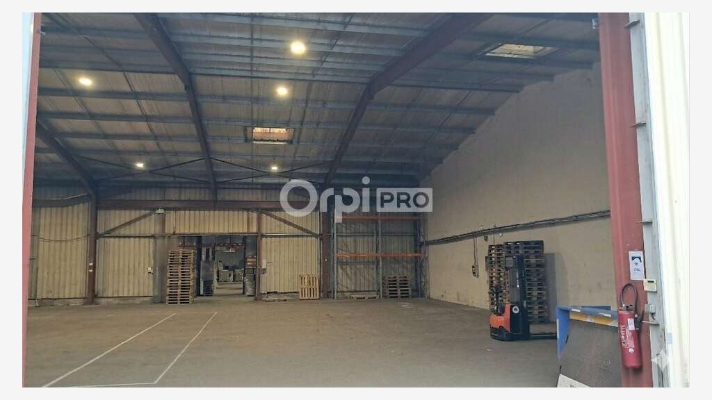 Complexe d'activités de 4300m² à vendre à Moumour