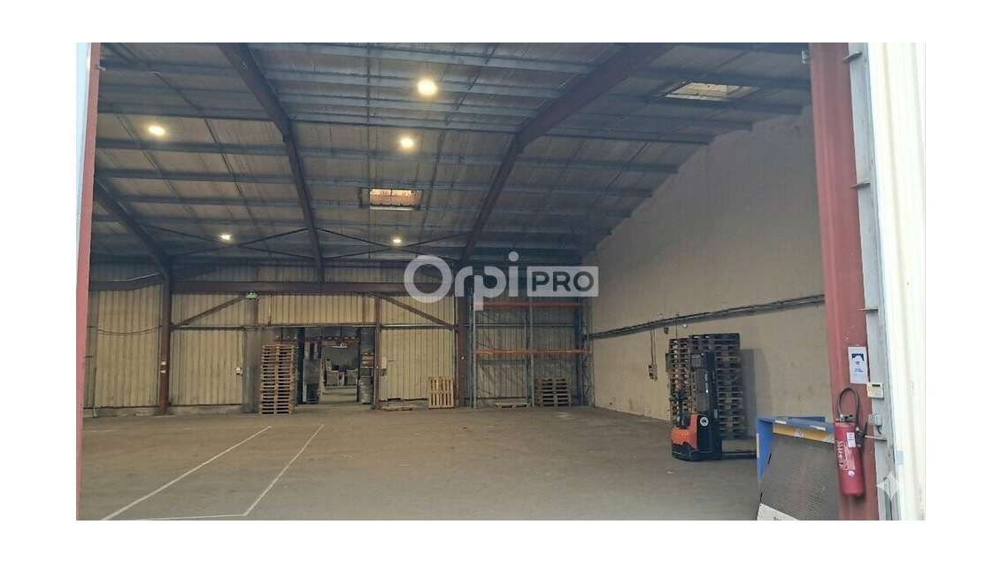 Complexe d'activités de 4300m² à vendre à Moumour