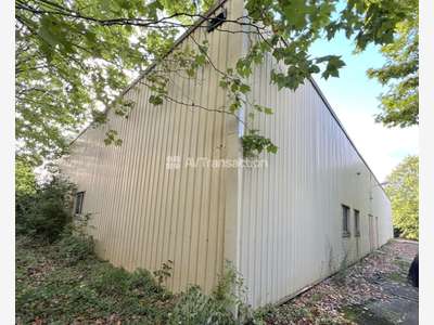 A vendre entrepôts 2815m² sur 7490m² à Orgeval 