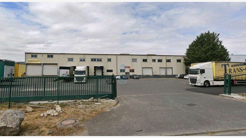 A vendre bâtiment 2453m² à Ormes Pôle 45