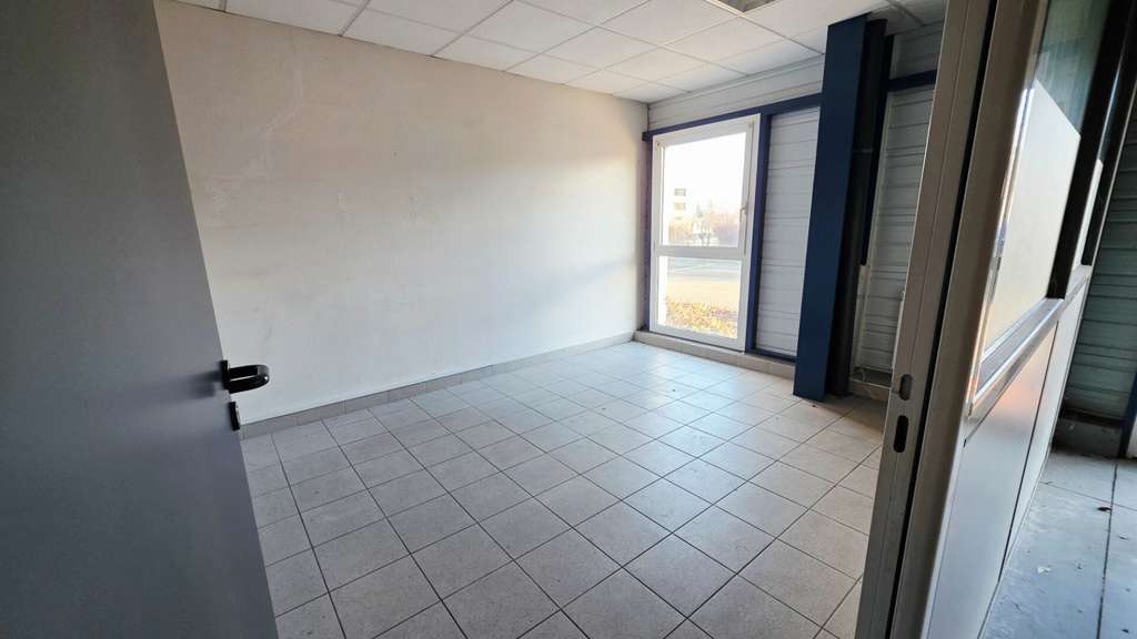 Vente entrepôt / local industriel 330m² à Oyonnax