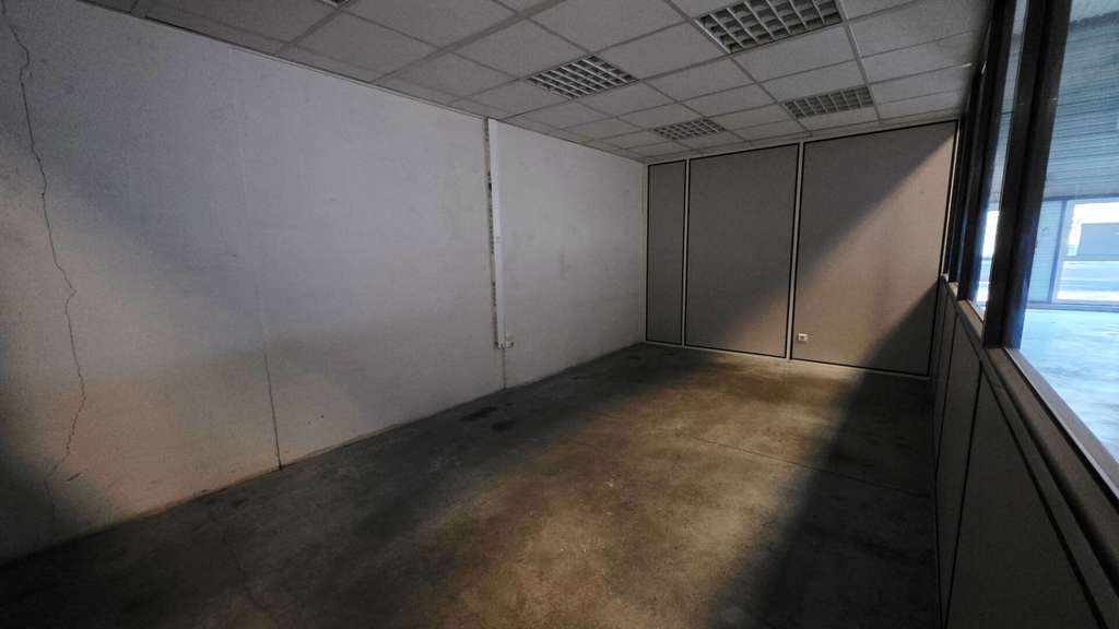 Vente entrepôt / local industriel 330m² à Oyonnax
