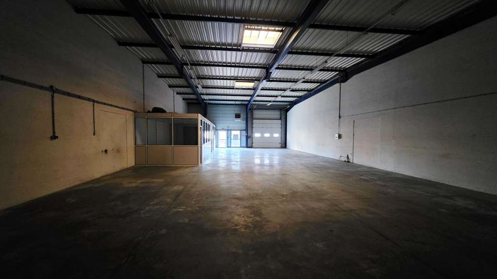 Vente entrepôt / local industriel 330m² à Oyonnax