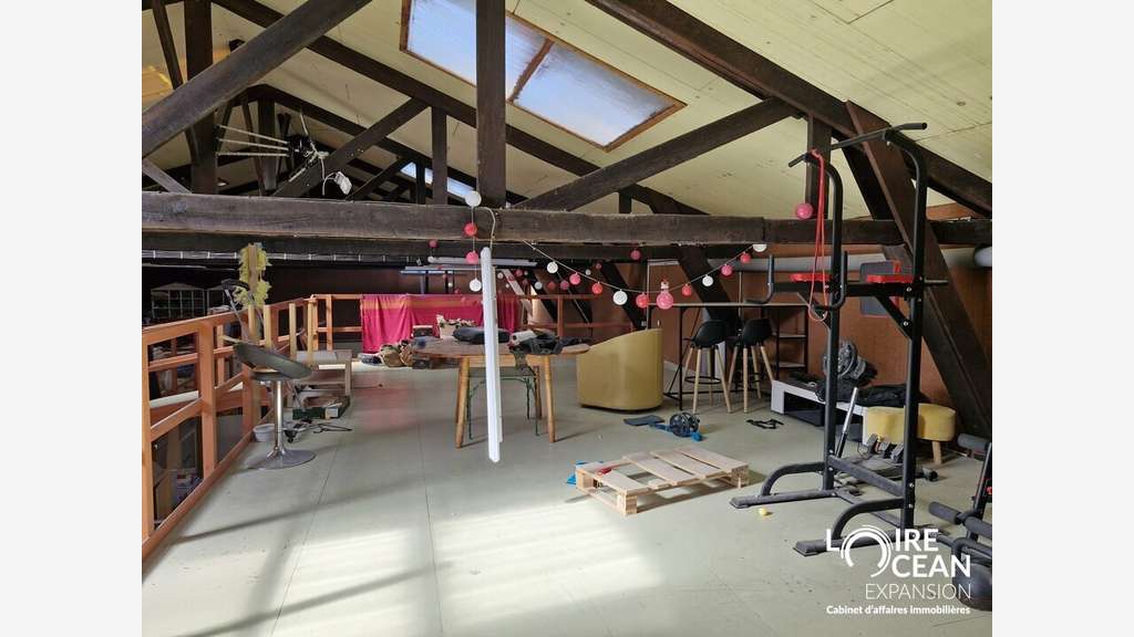 Entrepôt atelier de 250m² à vendre à Paimboeuf