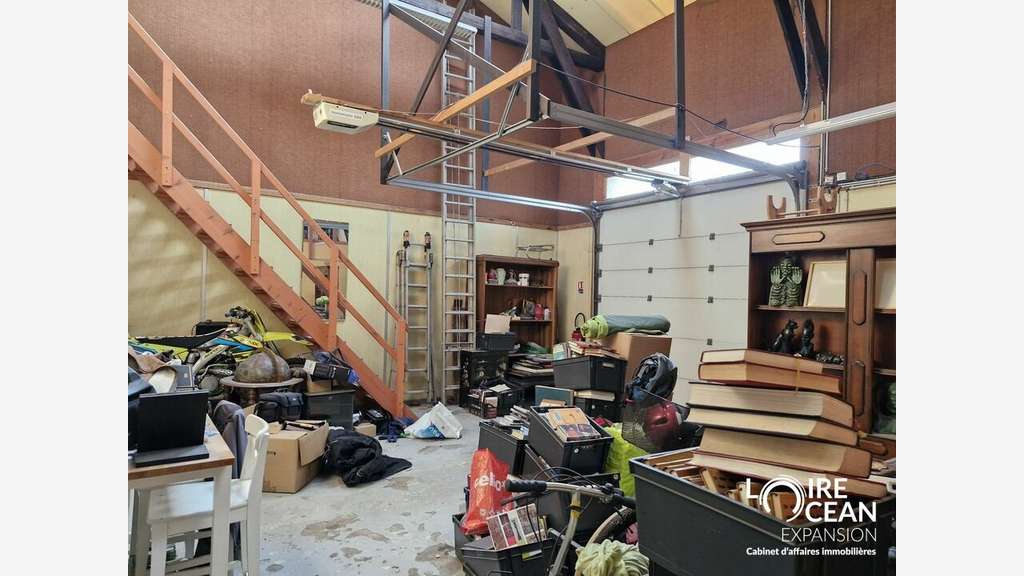 Entrepôt atelier de 250m² à vendre à Paimboeuf