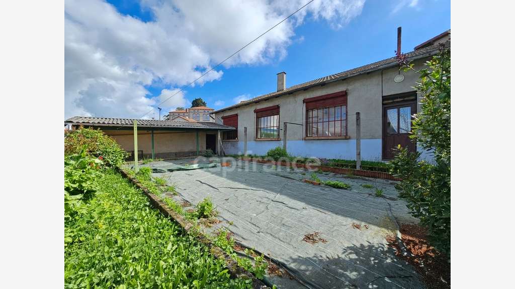 AV ancien atelier à réaménager 122m² à Panissières