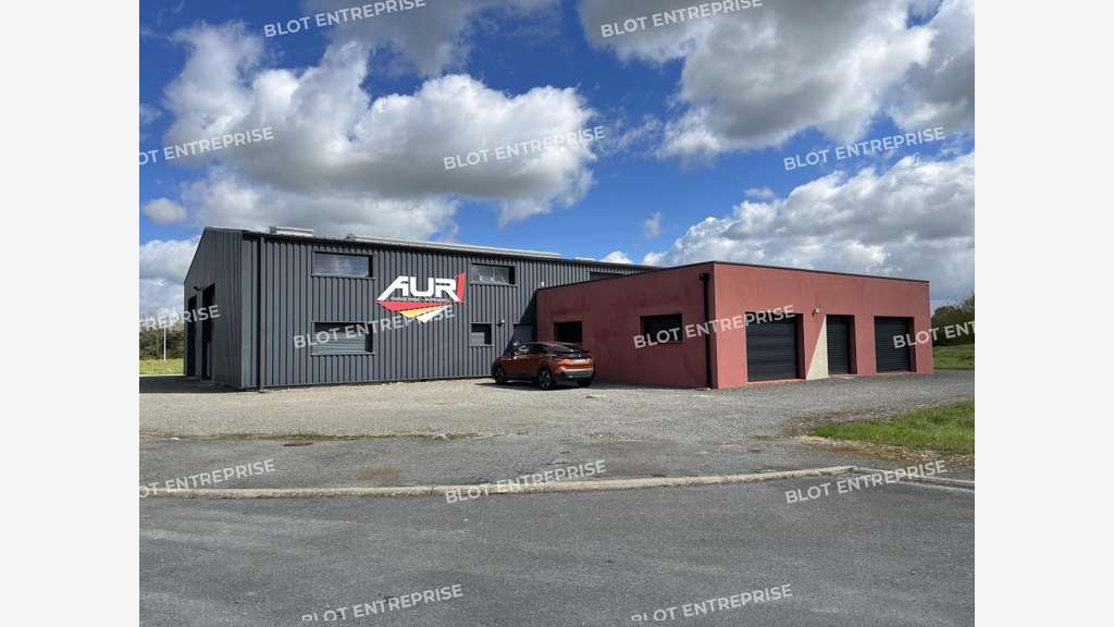 A vendre locaux d'activités de 650m² à Paulx