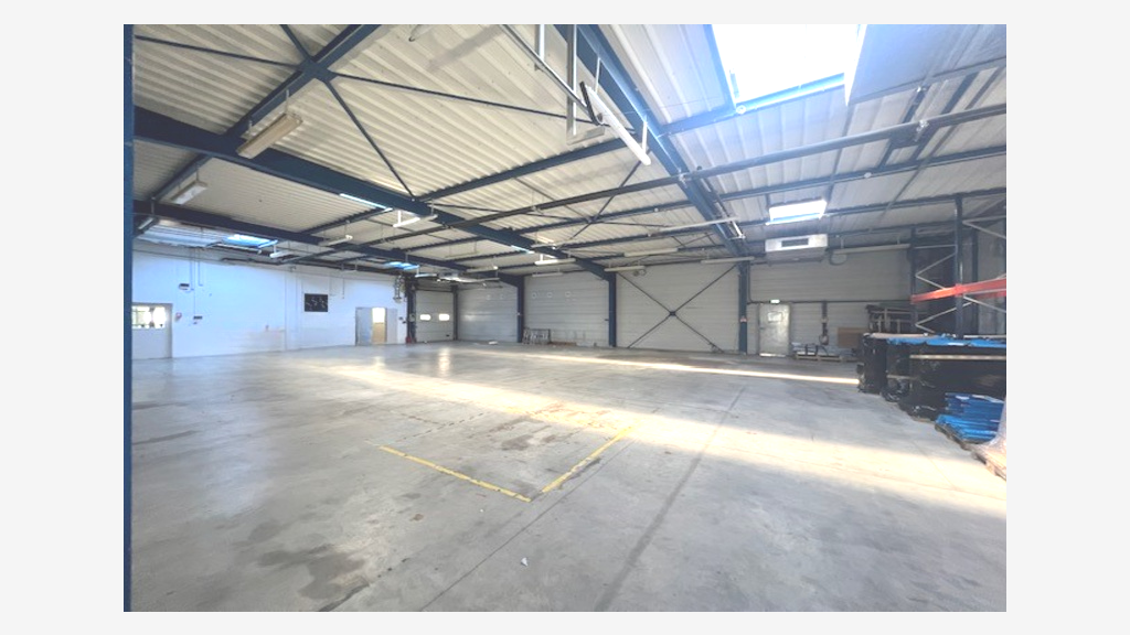 AV local d'activité 827m² à Perpignan Bas-Vernet