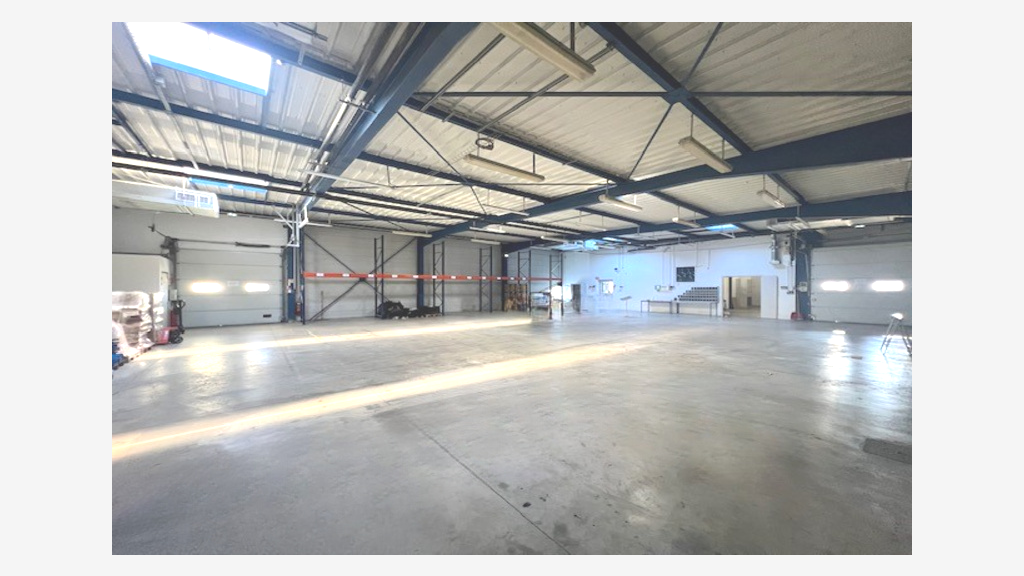 AV local d'activité 827m² à Perpignan Bas-Vernet