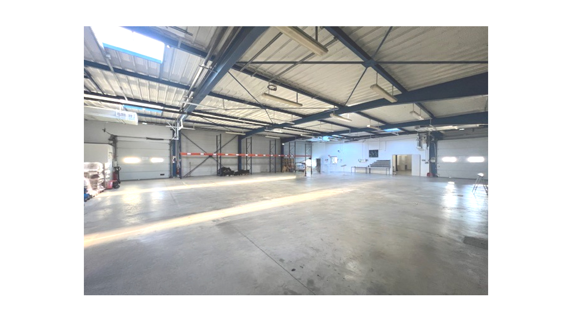AV local d'activité 827m² à Perpignan Bas-Vernet