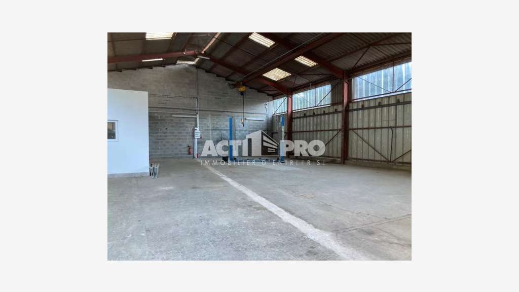 Vente local stockage entre Le Boulou et Le Perthus